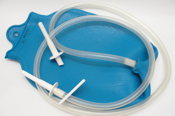 Магния сульфат применяют от запоров перорально и в виде клизм