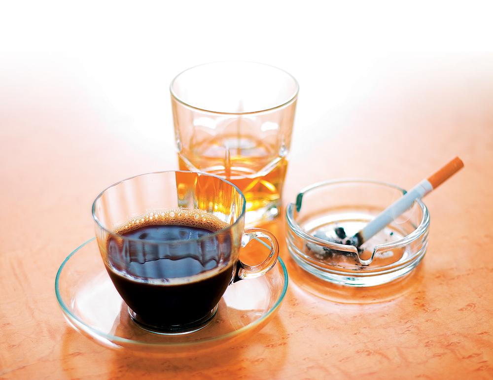 отказаться от алкоголя, крепкого чая и кофе