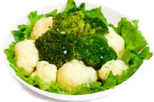 тушеная брокколи и цветная капуста