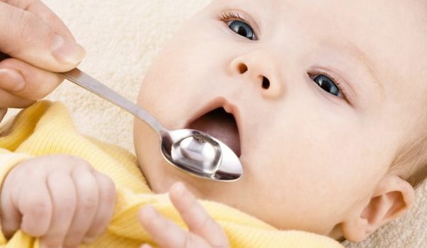 дать ребенку воды