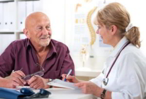 Осмотр врача при запоре