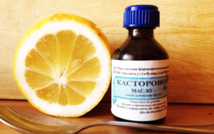 Специалисты рекомендуют употреблять касторку с лимоном