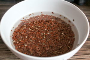 лен, замоченный в воде