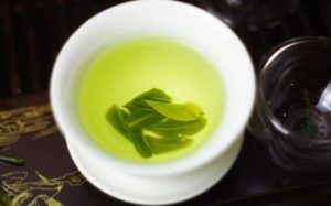 настой листьев брусники