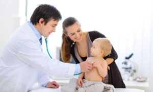 осмотр у педиатра