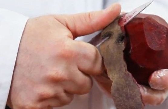 почистить свеклу от кожуры