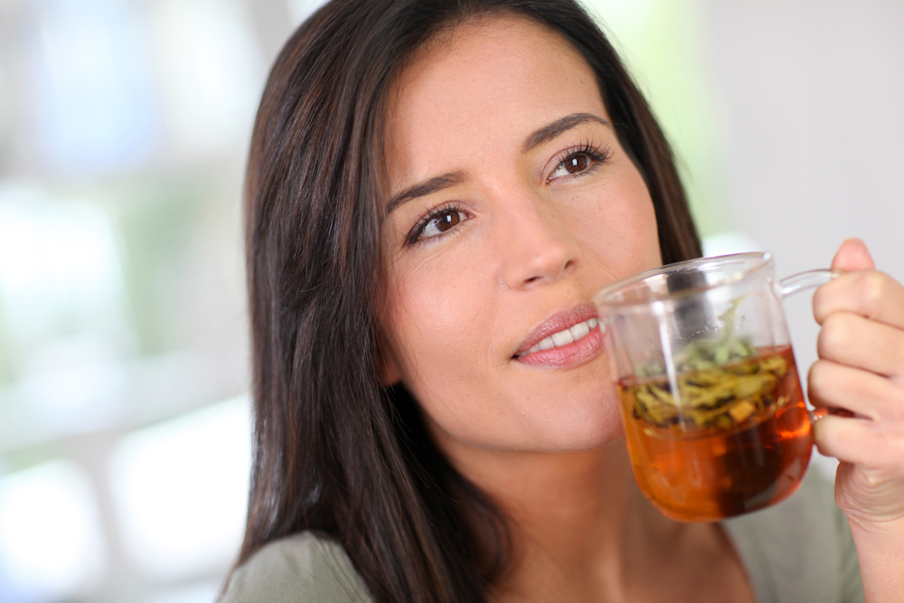 В течение дня больной должен выпивать около 100 миллилитров настоя