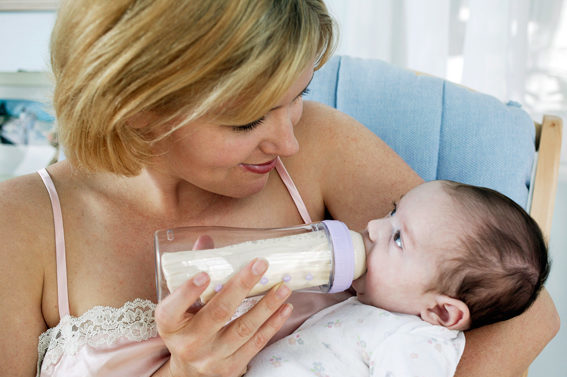 резкий переход с грудного вскармливания на искусственное