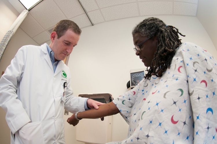 Как лечить ожоги от лейкопластыря