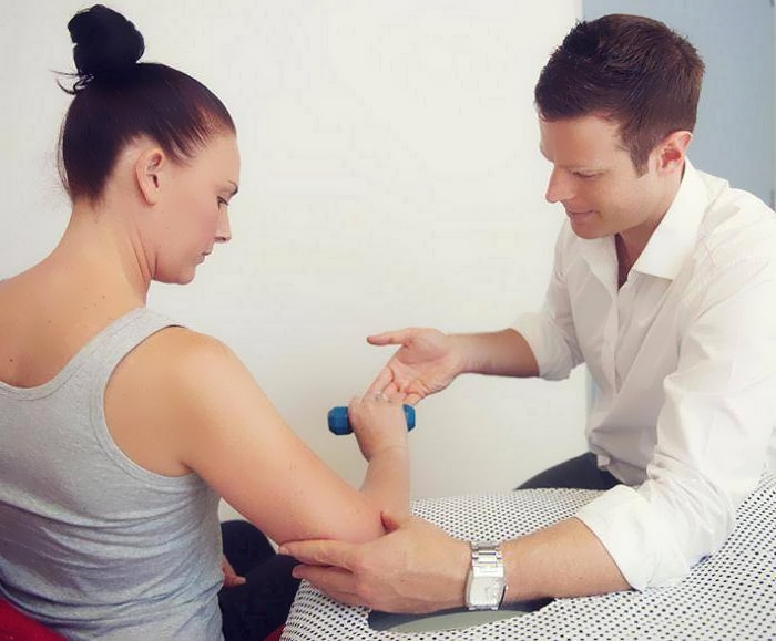 Обращение к врачу при боли в локте Обращение к врачу при боли в локте