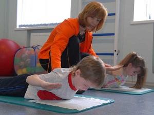 Гимнастика при сколиозе с врачом