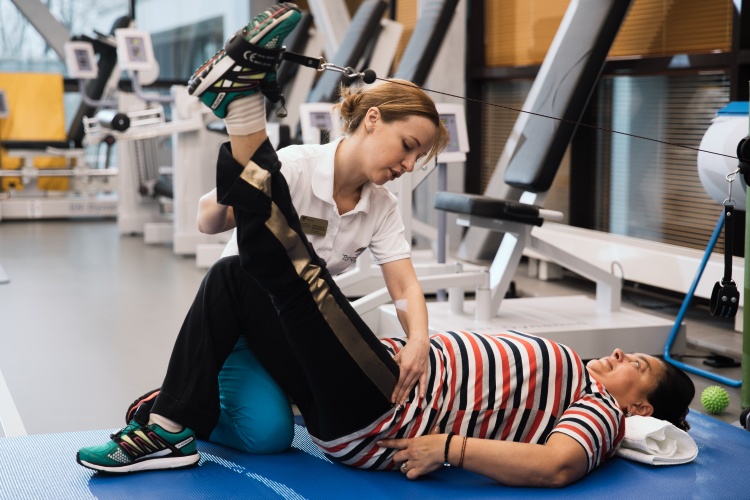 Гимнастика под контролем врача