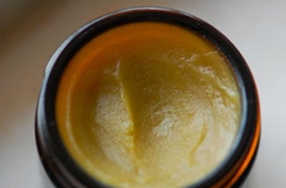 Мазь из масла, яйца и уксуса Мазь из масла, яйца и уксуса