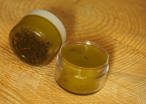 Мазь с чистотелом вазелиновая Мазь с чистотелом вазелиновая