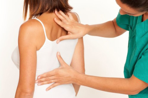 Обращение к врачу при грудном лордозе