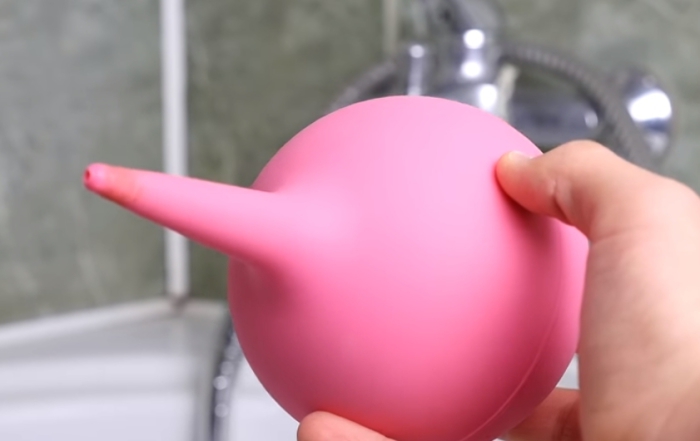 Очищение кишечника клизмой