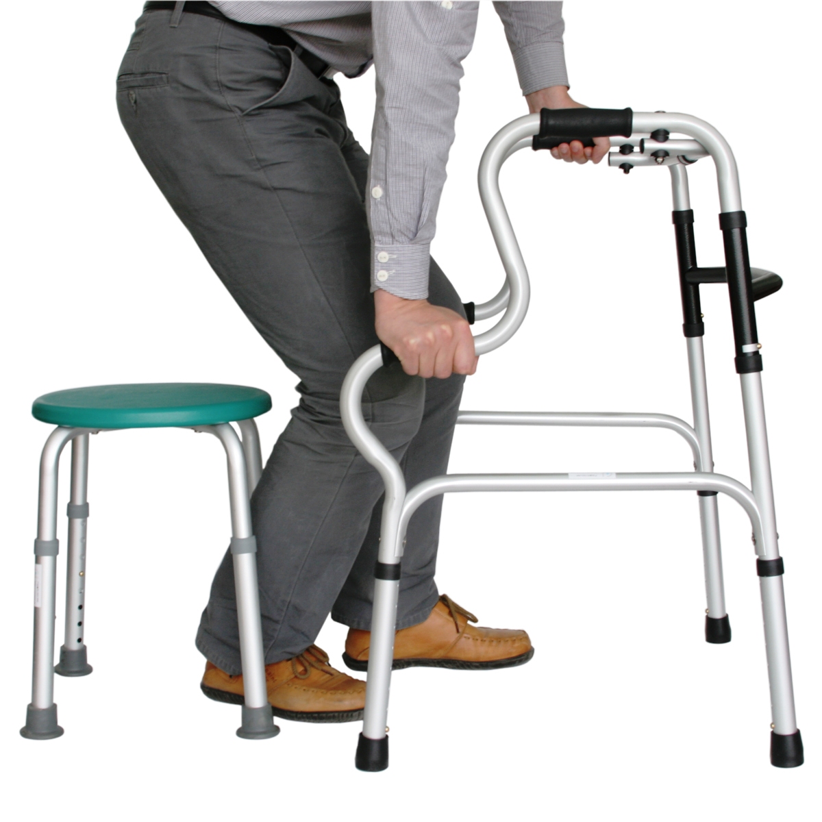 Передвижение с ходунками при тяжелом артрозе Передвижение с ходунками при тяжелом артрозе