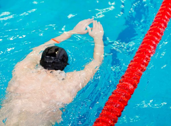 Плавание в бассейне при сколиозе Плавание в бассейне при сколиозе