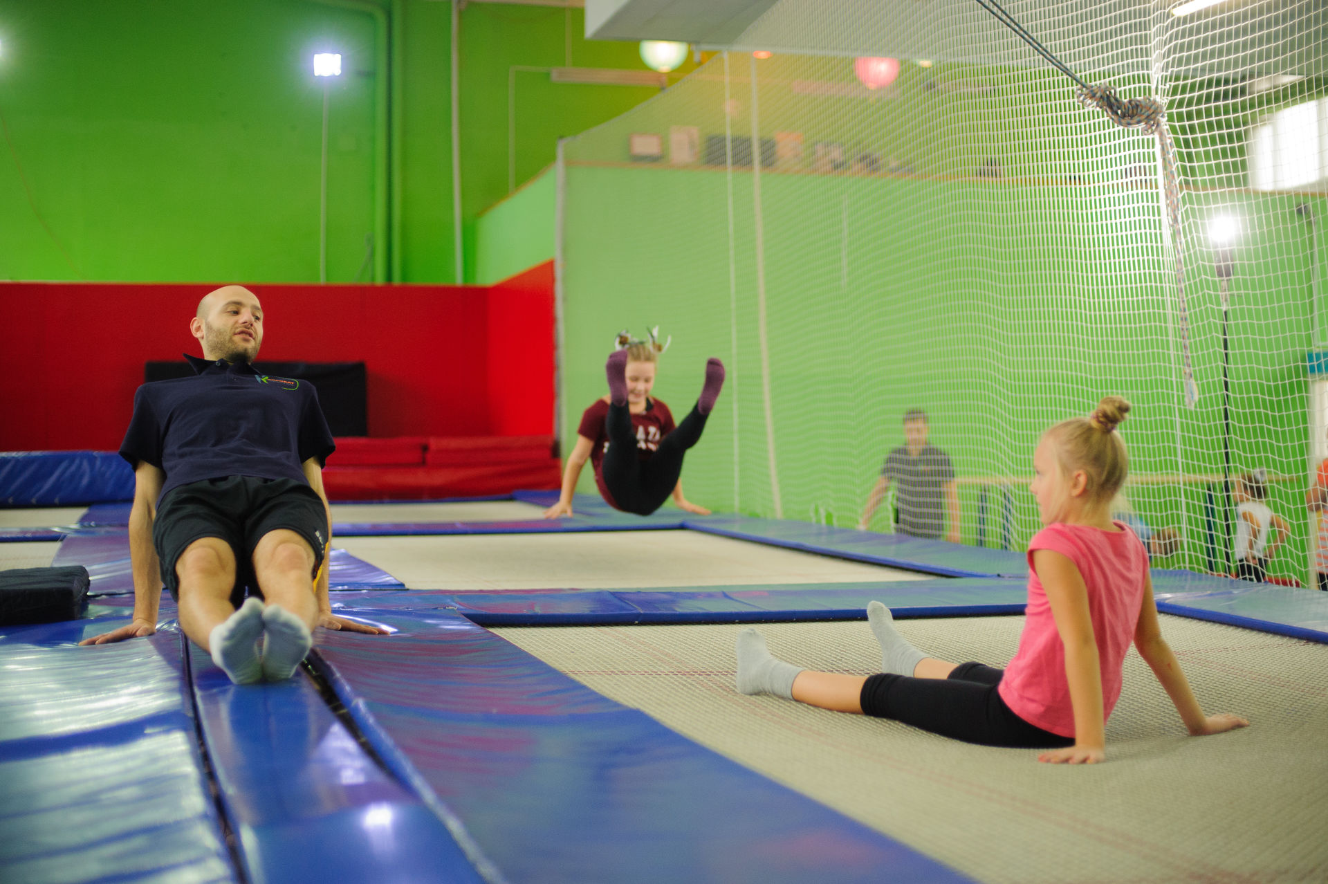 Разминка перед батутным спортом