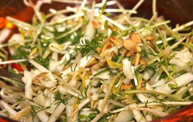 Салат с проростками пшеницы при артрите Салат с проростками пшеницы при артрите