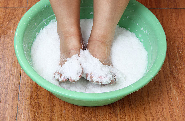 Ванночки с морской солью для ног