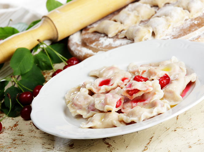 Вареники с черешней Вареники с черешней