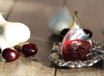 Вишня с чесноком Вишня с чесноком