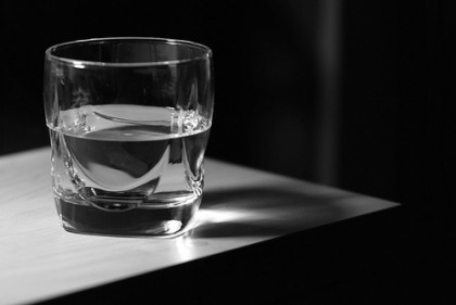 Заговор на стакане воды Заговор на стакане воды